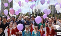 Kanser Farkındalığı İçin Mor Balon Uçurdular