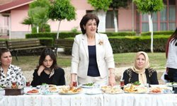 Süreyya Yavuz, Koruyucu Aile Farkındalık Toplantısına Katıldı