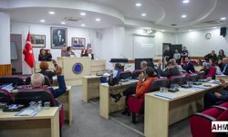 Seyhan Belediye Meclisi’nde Merhum Metin Erdoğan Anıldı