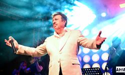 Ahmet Selçuk İlkan'ın 50. Sanat Yılı Yolculuğu Adana'dan Başladı