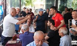 Çukurova Belediye Başkanı Emrah Kozay, Güzelyalı Mahallesi’nde Vatandaşlarla Buluştu