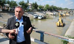 Sarıçam Deresi’nde Temizlik Çalışmaları Sürüyor