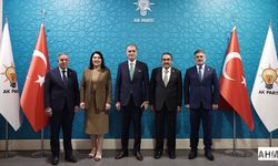 AK Parti Adana Milletvekilleri Ömer Çelik'le Görüştü