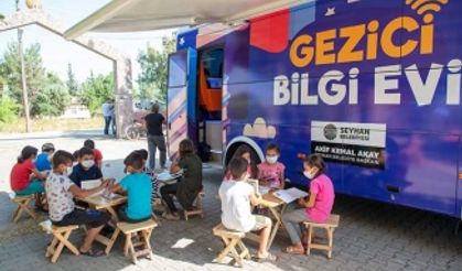 Seyhan'da "Gezici Bilgi evi" hizmete girdi