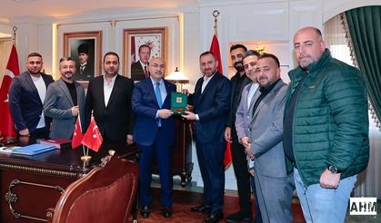 Tesbihçiler, Özel Gün Nedeniyle Vali Köşger'i Makama Davet Etti