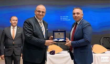 Adana’da “Anadolu’nun Kalp Atışı: Büyük Taarruz” Konferansı Yoğun İlgi Gördü