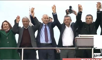 Özgür Özel’den Adana çıkarması: Tahliye edilen Zeydan Karalar için “Büyük Kucaklaşma”