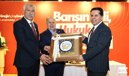 Yüreğir'de "Barışın Dili Hukuk ve Demokrasi Olmalı" Konferansı