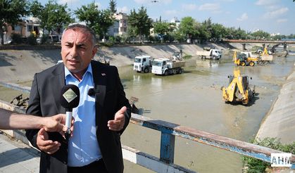 Sarıçam Deresi’nde Temizlik Çalışmaları Sürüyor