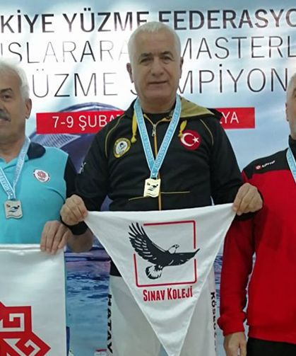 Rekortmen Yüzücü Köseoğlu'na “Aquamasters Sportmenlik ve Başarı Ödülü” Verildi
