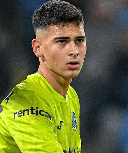 Fenerbahçe, Genç Kaleci Deniz Dönmezer’i Kadrosuna Kattı