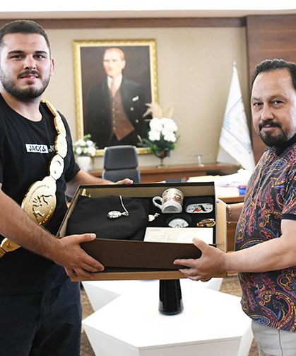 Kızıldağ Başpehlivanı Çelebi'den Başkan Uludağ'a Ziyaret