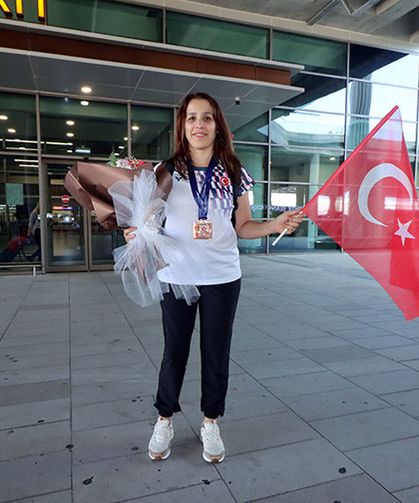 Adana’nın Gururu Narin Uluç’tan Tarihi Başarı