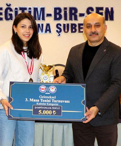 Eğitim Bir Sen Adana'da, Raketler Dostluk İçin Salladı