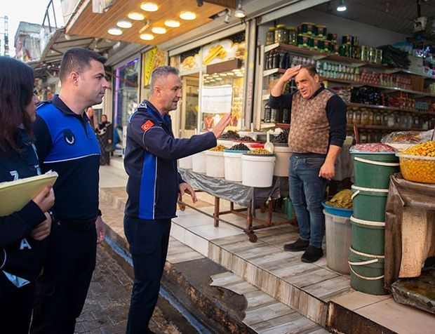 Seyhan'da Kaldırım İşgali Denetimi