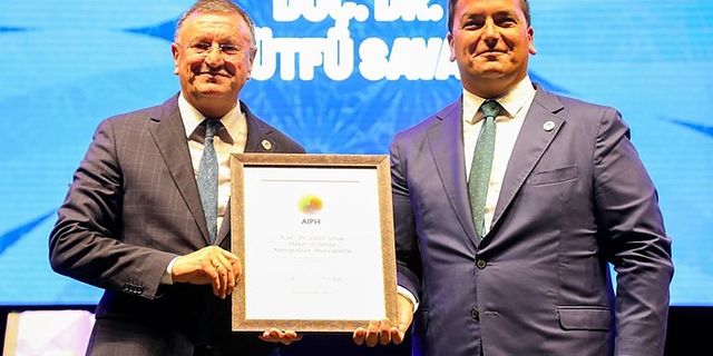 Başkan Lütfü Savaş'a "EXPO" Ödülü