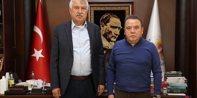 Karalar ve Böcek, Depremzedelere Destek İçin Bir Araya Geldi