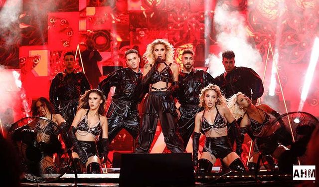 İrem Derici Büyük Şovla Tamamladığı Konser Sonu Yeni Hedef: Uzay!