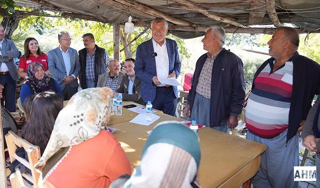 Zeydan Karalar, köy köy gezip, hemşehrilerini bizzat dinliyor