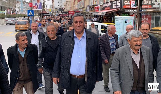 Ömer Fethi Gürer "AKP, Bayram Gelmiş Neyime Dedirtti"