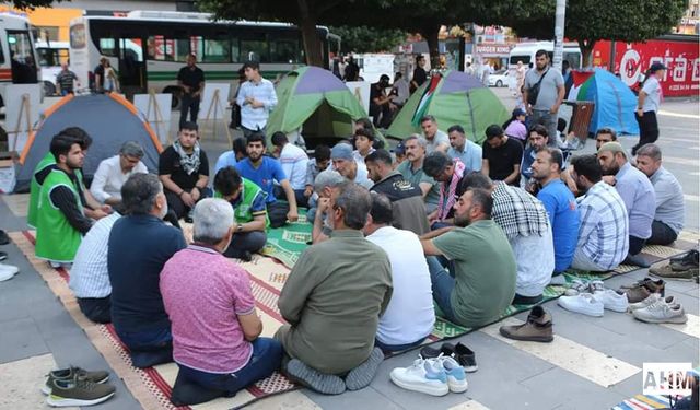 ASİM'den Filistin İçin "Gece Nöbeti" ve "Çadır Eylemi"