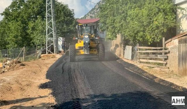 Aladağ'da Sıcak Asfalt Serimi Başladı: Başkan Özdemir "Hedef Güvenli ve Konforlu Yollar"