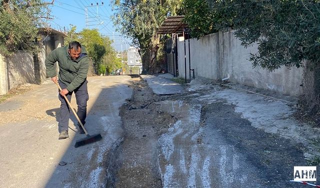 Karataş’ta Yollar Yenileniyor: Asfalt Çalışmaları Sürüyor