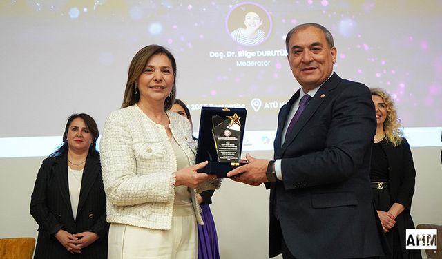 ATÜ’de 5(S)ahada Kadının Yeri Programı Düzenlendi