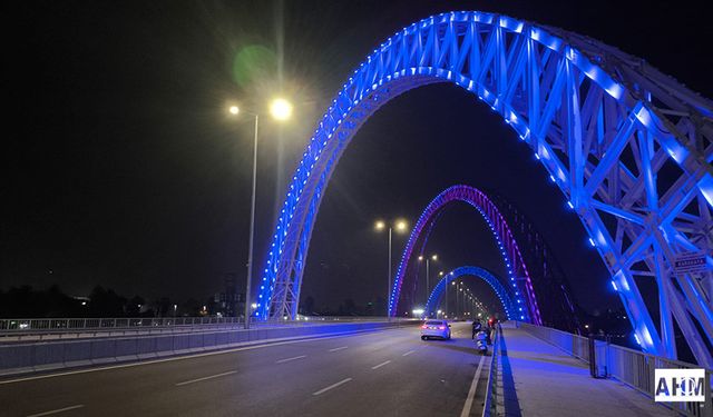 Adana'da Kolorektal İçin "Mavi Işık" Yakıldı!