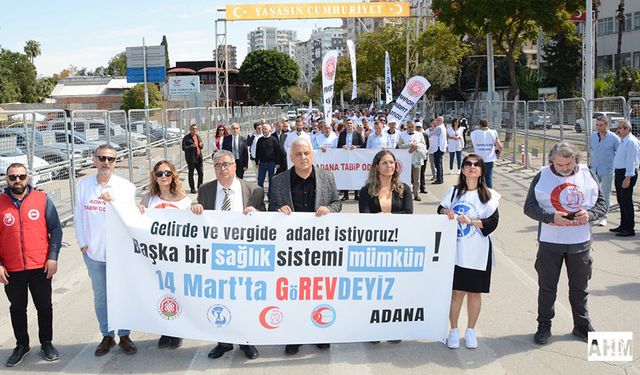 Hekimler Başka Bir Sağlık Sistemi İçin 'Beyaz Yürüyüş' Gerçekleştirdi