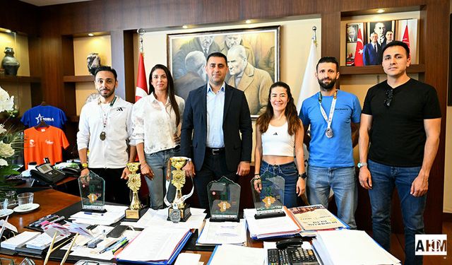 Başkan Kozay, Kupalarla Gelen Sporcuları Ağırladı!