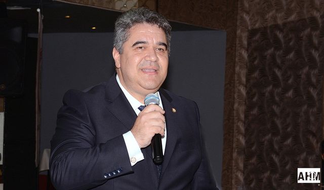ADEO, Yarım Asırlık Eczacılara Plaket Verdi