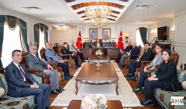 Vakıflar Haftası Kutlamasında Vali Köşger'e Ziyaret