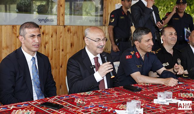 Vali Köşger, Misis'te Vatandaşla Buluştu