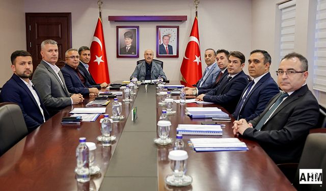 Adana Valisi Köşger, Güvenlik Birimlerinden Çalışmalar Hakkında Bilgi Aldı