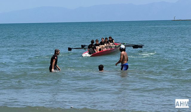 Karataş’ta Kürek Yarışları Büyük İlgi Gördü: Spor ve Doğa Bir Arada