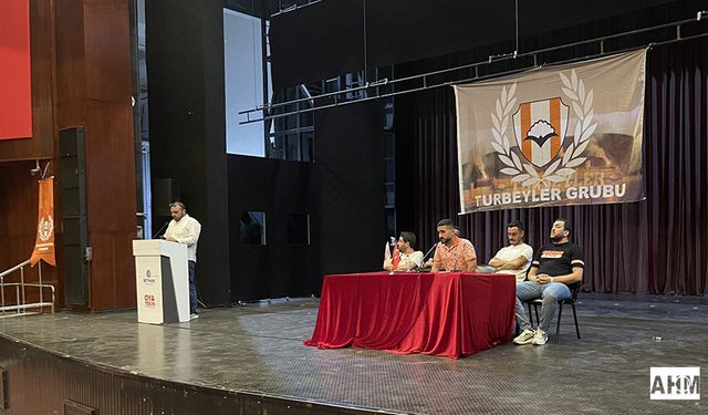Adanaspor Taraftarından Birlik Mesajı: "Adanaspor Sahipsiz Değildir!"