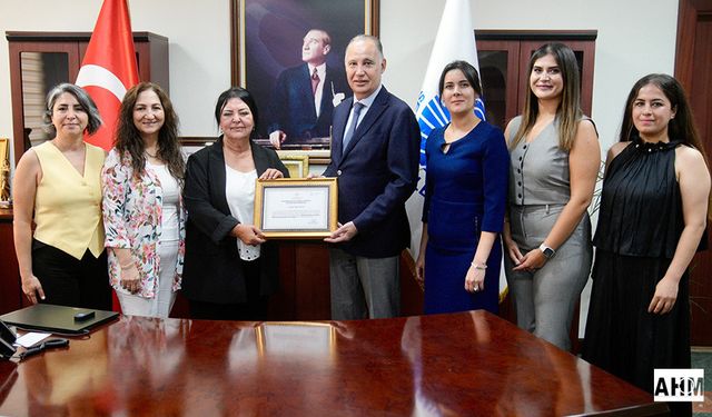 Seyhan Belediyesi, Beslenme Dostu İşyeri Sertifikası Aldı