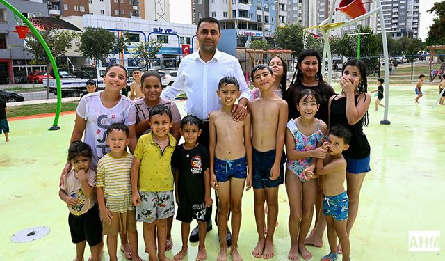 Başkan Emrah Kozay, Su Oyun Parkında Çocuklarla Buluştu