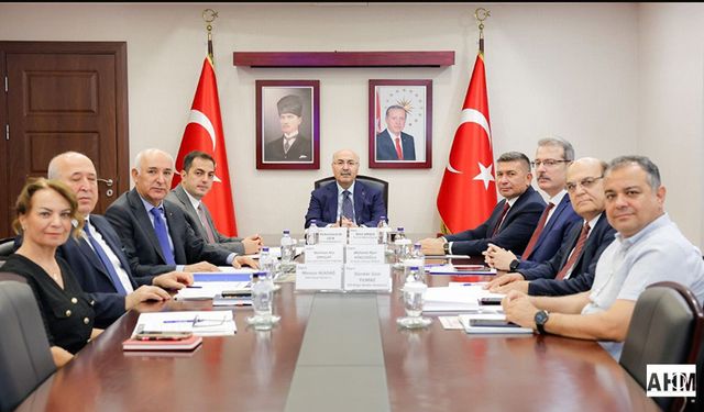 Tavuk Çiftlikleriyle İlgili Değerlendirme Toplantısı Yapıldı
