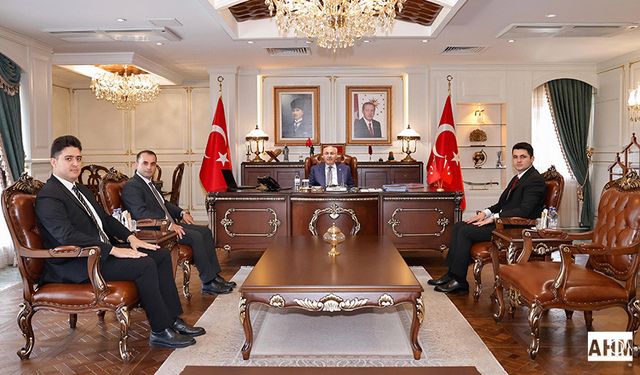 Vali Köşger'den Yeni Görevlerine Başlayan Kaymakamlara Hayırlı Olsun Mesajı