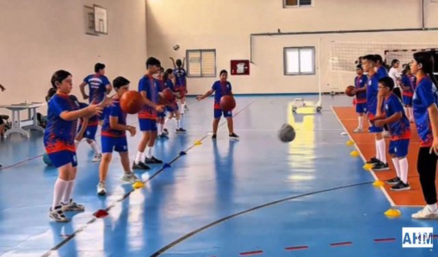 Seyhan Belediyesi Yaz Spor Okullarında Çocuklar Hem Eğleniyor Hem Öğreniyor