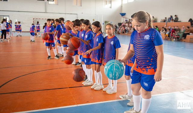 Seyhan Belediyesinden Binlerce Çocuğa Spor Yapma İmkanı