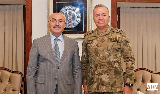 Adana’da Tümgeneral Mehmet Özeren İçin Veda Yemeği Düzenlendi