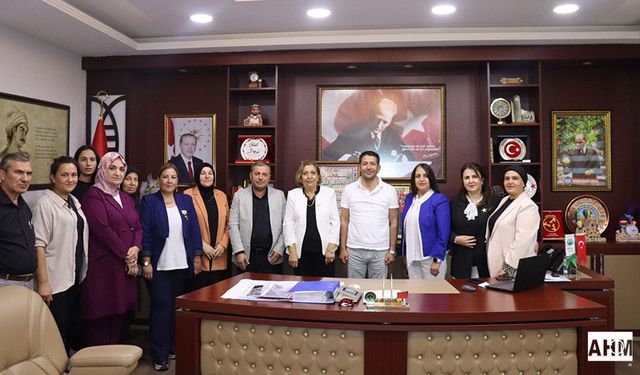 AK Parti Kadın Kolları’ndan Feke Belediye Başkanı Cömert Özen’e Ziyaret