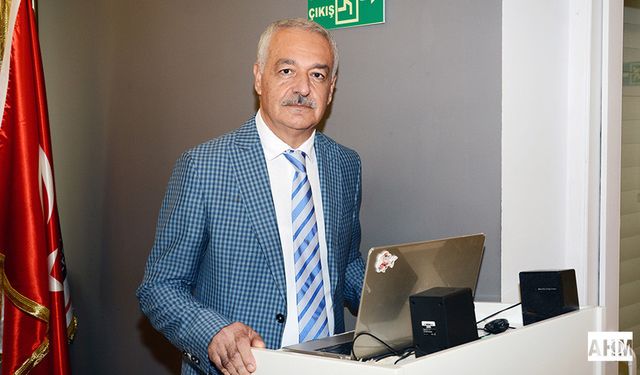 Diş Hekimlerine ‘Diş Eti Hastalıkları ve Probiyotiklerin Rolü’ Anlatıldı