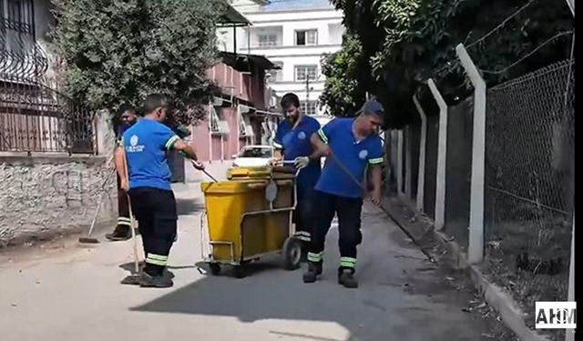 Seyhan Belediyesi’nden Her Sokakta Temizlik Çalışması