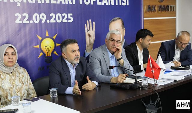 AK Parti İl Başkanı Tamer Dağlı, Yüreğir’de Teşkilat Toplantısına Katıldı