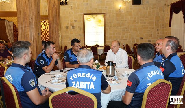 Ali Demirçalı, Zabıta Ekibiyle Kahvaltıda Buluştu