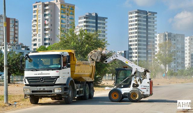 Büyükşehir Belediyesi’nden Gürselpaşa’da Temizlik ve İlaçlama Çalışması